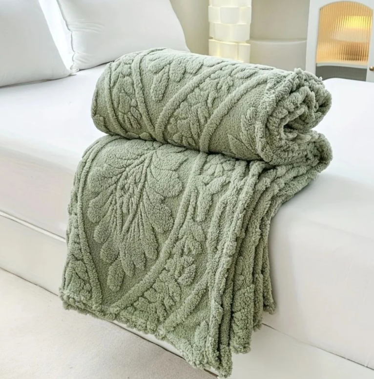 Paris Weave Jacquard Fleece Blanket – Soft Microfiber Throw for Cozy Layering and Elegant Home Decor
